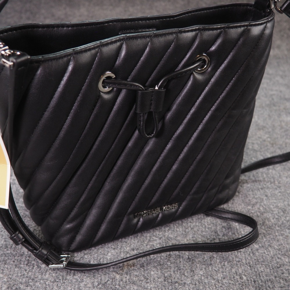 Michael Kors Suri MD Bucket MSGR Black Vegan Faux Leather 35F0SU2M8U Quilted Bag